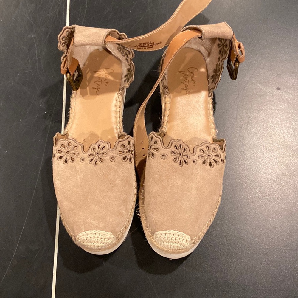 Crown vintage sandals